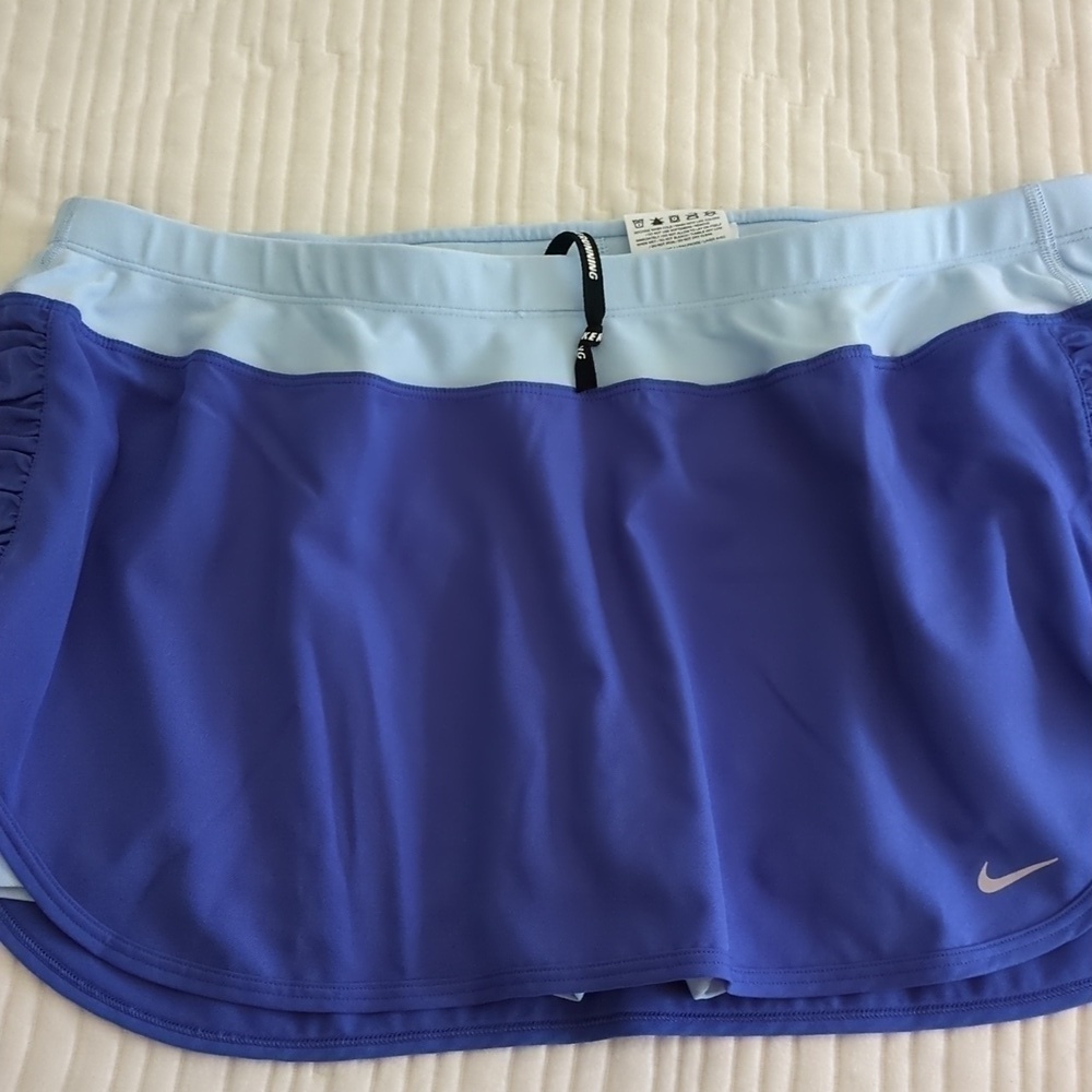 Nike skort Tennis Eith Buil In Shorts